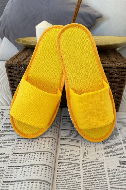 Women's open toe slippers article 9455