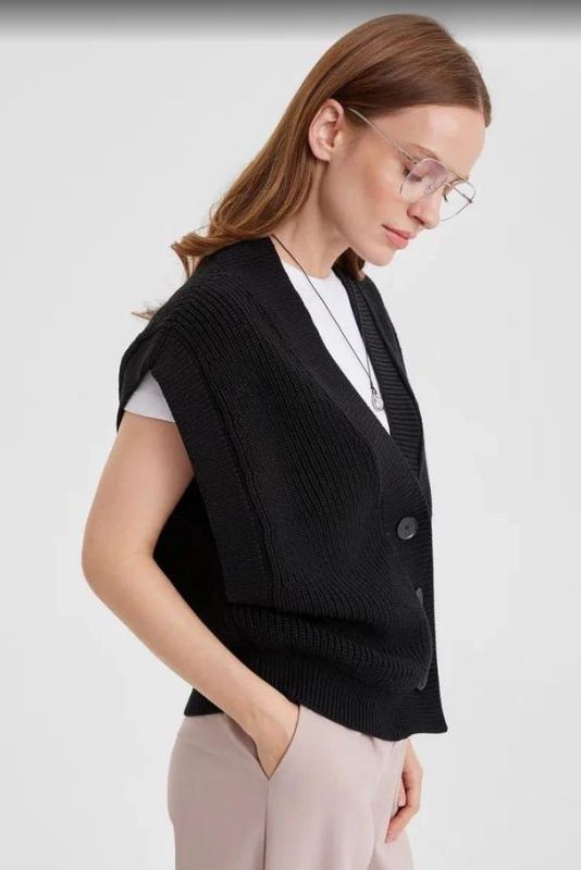 Women's Knitted Vest Ch LD article 10069